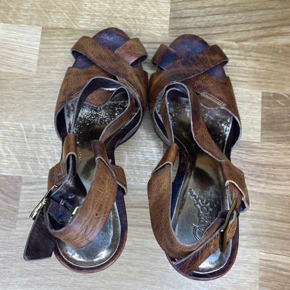 Carlos Santana Mesa Strappy Heels - Picture 10 of 14